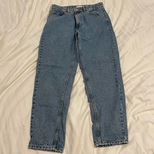 Zara mom jean - size 6. Worn once